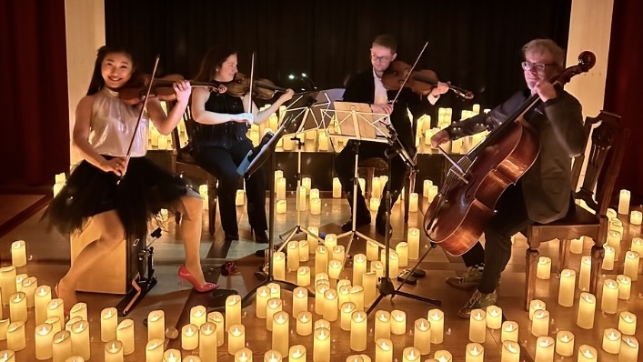 Candlelight: Rock anthems in classical version
